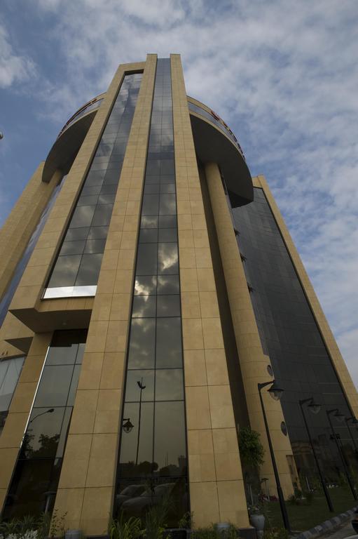 Eastyard Khobar Hotel - Formerly Ramada By Wyndham Khobar Екстер'єр фото