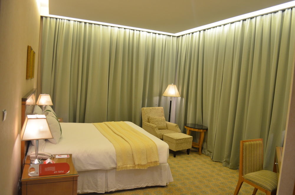 Eastyard Khobar Hotel - Formerly Ramada By Wyndham Khobar Екстер'єр фото