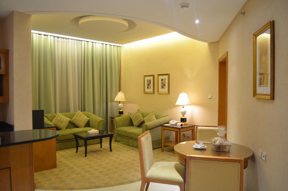 Eastyard Khobar Hotel - Formerly Ramada By Wyndham Khobar Екстер'єр фото