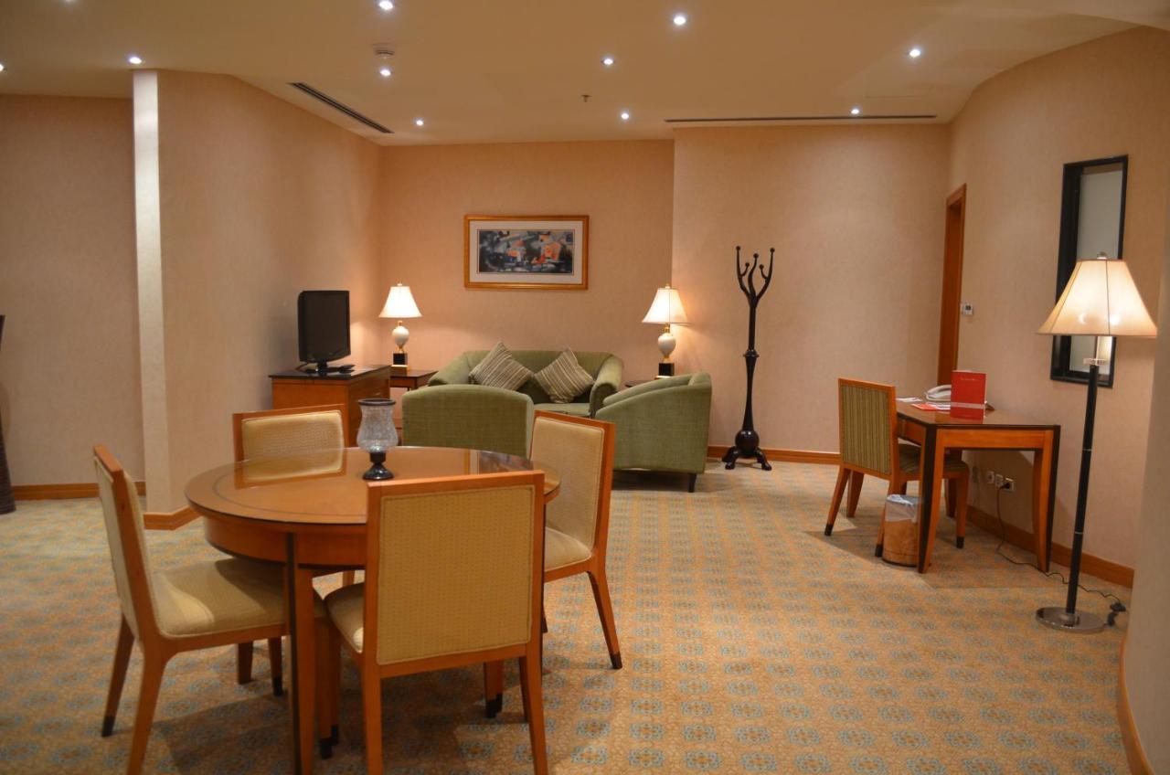 Eastyard Khobar Hotel - Formerly Ramada By Wyndham Khobar Екстер'єр фото